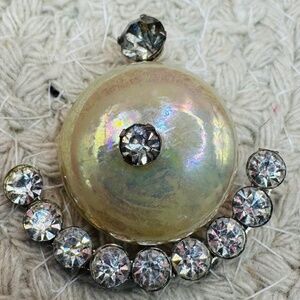 Pearl Like Iridescent Brooch With Clear Rhinestone Brooch